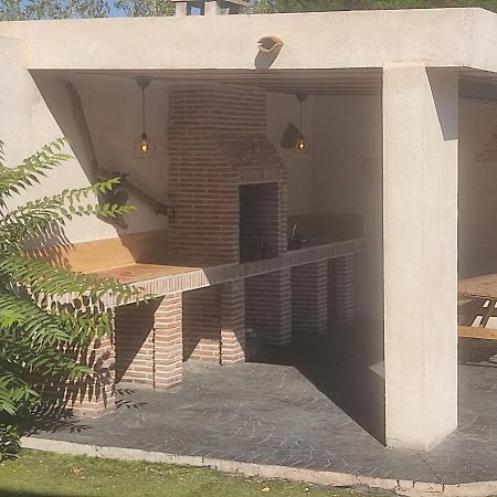 Casa Rural Mirando A Gredos Cadalso de los Vidrios Eksteriør bilde