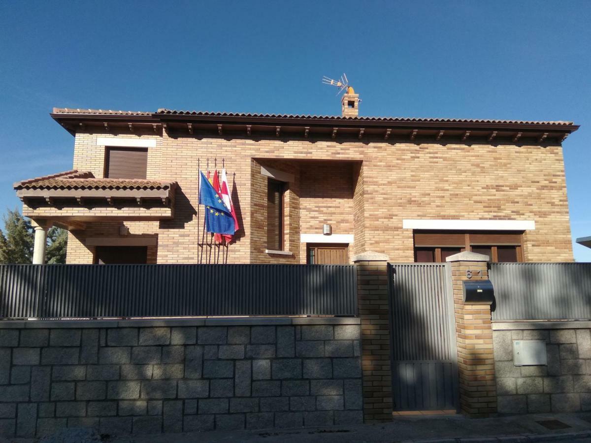 Casa Rural Mirando A Gredos Cadalso de los Vidrios Eksteriør bilde