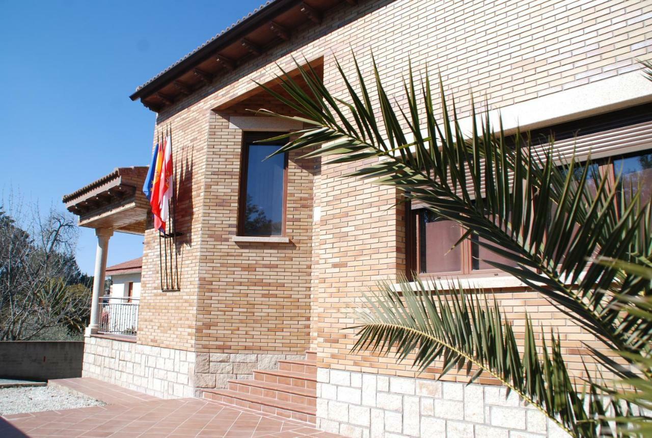 Casa Rural Mirando A Gredos Cadalso de los Vidrios Eksteriør bilde